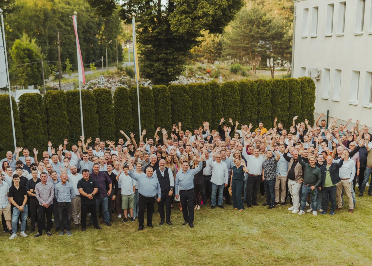 NESTRO20-9.jpg image